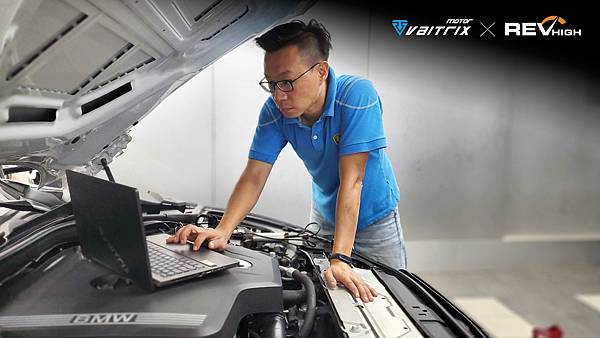 來自澳洲的汽車改裝品牌VAITRIX麥翠斯有最廣泛的車種適用產品，含汽油、柴油、油電混合車專用電子油門控制加速器，搭配外掛晶片及內寫，高品質且無後遺症之動力提升，也可由專屬藍芽App–AirForce GO切換一階、二階、三階ECU模式。外掛晶片及電子油門控制器不影響原車引擎保固，搭配不眩光儀錶，提升馬力同時監控愛車狀況。另有馬力提升專用水噴射可程式電腦及套件，改裝愛車不傷車。適用品牌車款： Audi奧迪、BMW寶馬、Porsche保時捷、Benz賓士、Honda本田、Toyota豐田、Mitsubishi三菱、Mazda馬自達、Nissan日產、Subaru速霸陸、VW福斯、Volvo富豪、Luxgen納智捷、Ford福特、Hyundai現代、Skoda、Mini; Altis、crv、chr、kicks、cla45、Focus mk4、 sienta 、camry、golf gti、polo、kuga、tiida、u7、rav4、odyssey、Santa Fe新土匪、C63s、Lancer Fortis、Elantra Sport、Auris、Mini R56、ST LINE、535i、G63、RS6、RS7、M8、330i、E63、S63...等。