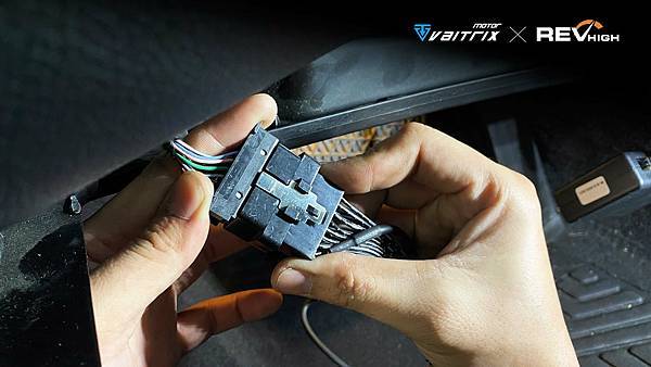   來自澳洲的汽車改裝品牌VAITRIX麥翠斯有最廣泛的車種適用產品，含汽油、柴油、油電混合車專用電子油門控制加速器，搭配外掛晶片及內寫，高品質且無後遺症之動力提升，也可由專屬藍芽App–AirForce GO切換一階、二階、三階ECU模式。外掛晶片及電子油門控制器不影響原車引擎保固，搭配不眩光儀錶，提升馬力同時監控愛車狀況。另有馬力提升專用水噴射可程式電腦及套件，改裝愛車不傷車。適用品牌車款： Audi奧迪、BMW寶馬、Porsche保時捷、Benz賓士、Honda本田、Toyota豐田、Mitsubishi三菱、Mazda馬自達、Nissan日產、Subaru速霸陸、VW福斯、Volvo富豪、Luxgen納智捷、Ford福特、Hyundai現代、Skoda、Mini; Altis、crv、chr、kicks、cla45、Focus mk4、 sienta 、camry、golf gti、polo、kuga、tiida、u7、rav4、odyssey、Santa Fe新土匪、C63s、Lancer Fortis、Elantra Sport、Auris、Mini R56、ST LINE、535i、G63、RS6、RS7、M8、330i、E63、S63...等。