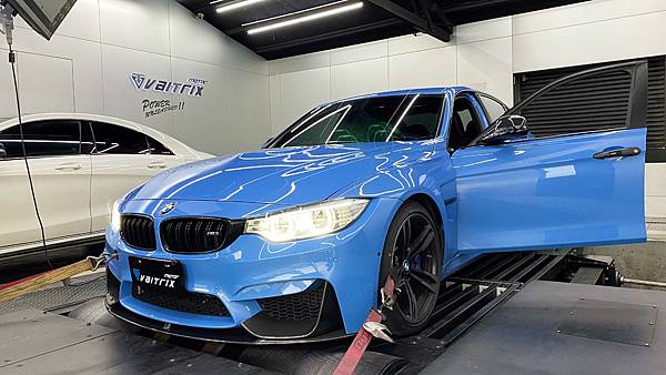 【M3小改怡情】 來自澳洲的汽車改裝品牌VAITRIX麥翠斯有最廣泛的車種適用產品,含汽油、柴油、油電混合車專用電子油門控制加速器,搭配外掛晶片及內寫,高品質且無後遺症之動力提升,也可由專屬藍芽App–AirForce GO切換一階、二階、三階ECU模式。外掛晶片及電子油門控制器不影響原車引擎保固,搭配不眩光儀錶,提升馬力同時監控愛車狀況。另有馬力提升專用水噴射可程式電腦及套件,改裝愛車不傷車。適用品牌車款: Audi奧迪、BMW寶馬、Porsche保時捷、Benz賓士、Honda本田、Toyota豐田、Mitsubishi三菱、Mazda馬自達、Nissan日產、Subaru速霸陸、VW福斯、Volvo富豪、Luxgen納智捷、Ford福特、Hyundai現代、Skoda、Mini; Altis、crv、chr、kicks、cla45、Focus mk4、 sienta 、camry、golf gti、polo、kuga、tiida、u7、rav4、odyssey、Santa Fe新土匪、C63s、Lancer Fortis、Elantra Sport、Auris、Mini R56、ST LINE、535i、G63、RS6、RS7、M8、330i、E63、S63...等。