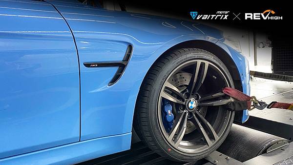 【M3小改怡情】 來自澳洲的汽車改裝品牌VAITRIX麥翠斯有最廣泛的車種適用產品,含汽油、柴油、油電混合車專用電子油門控制加速器,搭配外掛晶片及內寫,高品質且無後遺症之動力提升,也可由專屬藍芽App–AirForce GO切換一階、二階、三階ECU模式。外掛晶片及電子油門控制器不影響原車引擎保固,搭配不眩光儀錶,提升馬力同時監控愛車狀況。另有馬力提升專用水噴射可程式電腦及套件,改裝愛車不傷車。適用品牌車款: Audi奧迪、BMW寶馬、Porsche保時捷、Benz賓士、Honda本田、Toyota豐田、Mitsubishi三菱、Mazda馬自達、Nissan日產、Subaru速霸陸、VW福斯、Volvo富豪、Luxgen納智捷、Ford福特、Hyundai現代、Skoda、Mini; Altis、crv、chr、kicks、cla45、Focus mk4、 sienta 、camry、golf gti、polo、kuga、tiida、u7、rav4、odyssey、Santa Fe新土匪、C63s、Lancer Fortis、Elantra Sport、Auris、Mini R56、ST LINE、535i、G63、RS6、RS7、M8、330i、E63、S63...等。