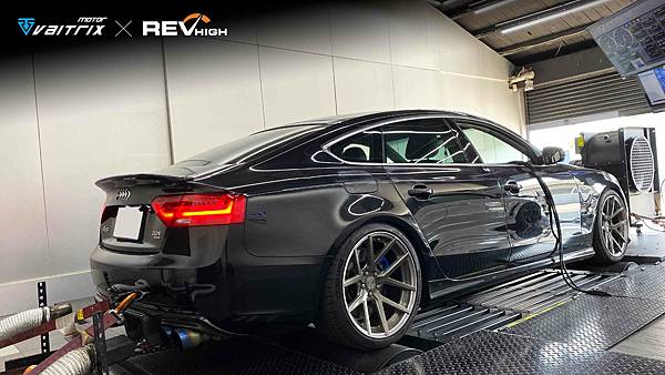 來自澳洲的汽車改裝品牌VAITRIX麥翠斯有最廣泛的車種適用產品,含汽油、柴油、油電混合車專用電子油門控制加速器,搭配外掛晶片及內寫,高品質且無後遺症之動力提升,也可由專屬藍芽App–AirForce GO切換一階、二階、三階ECU模式。 外掛晶片及電子油門控制器不影響原車引擎保固,搭配不眩光儀錶,提升馬力同時監控愛車狀況。另有馬力提升專用水噴射可程式電腦及套件,改裝愛車不傷車。 在VAITRIX動力升級,完整實現客製化調校,根據車況、已改裝硬體與客戶需求調整程式。搭配馬力機驗證與HP TUNERS數據流,讓改裝沒有後顧之憂! 適用品牌車款: Audi奧迪、BMW寶馬、Porsche保時捷、Benz賓士、Honda本田、Toyota豐田、Mitsubishi三菱、Mazda馬自達、Nissan日產、Subaru速霸陸、VW福斯、Volvo富豪、Luxgen納智捷、Ford福特、Hyundai現代、Skoda、Mini; Altis、crv、chr、kicks、cla45、Focus mk4、 sienta 、camry、golf gti、polo、kuga、tiida、u7、rav4、odyssey、Santa Fe新土匪、C63s、Lancer Fortis、Elantra Sport、Auris、Mini R56、ST LINE、535i、G63、RS6、RS7、M8、330i、E63、S63...等。