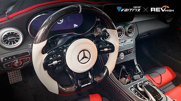 來自澳洲的汽車改裝品牌VAITRIX麥翠斯有最廣泛的車種適用產品,含汽油、柴油、油電混合車專用電子油門控制加速器,還能搭配外掛晶片及內寫,高品質且無後遺症之動力提升。外掛晶片可以選配由專屬藍芽App–AirForce GO切換一階、二階、三階ECU模式。 外掛晶片及電子油門控制器不影響原車引擎保固。搭配VAITRIX不眩光儀錶,渦輪壓力/水溫/油溫等應有盡有,使用原廠感知器對接,數據呈現100%正解,提升馬力同時監控愛車狀況。 最佳性能提升就選擇專用水噴電腦及套件,降溫效果最好,性能穩定提升,正確使用動力加倍不傷引擎。 在VAITRIX動力升級,完整實現客製化調校,根據車況、已改裝硬體與客戶需求調整程式。搭配馬力機驗證與HP TUNERS數據流,讓改裝沒有後顧之憂! 適用品牌車款: Audi奧迪、BMW寶馬、Porsche保時捷、Benz賓士、Honda本田、Toyota豐田、Mitsubishi三菱、Mazda馬自達、Nissan日產、Subaru速霸陸、VW福斯、Volvo富豪、Luxgen納智捷、Ford福特、Hyundai現代、Skoda速可達、Mini、MG; Altis、crv、chr、kicks、cla45、Focus mk4、 sienta 、camry、golf gti、golf 8、polo、kuga、rav4、odyssey、Santa Fe新土匪、C63s、Elantra Sport、Auris、Mini R56、540i、G63、RS6、RS7、M8、330i、E63、S63、HS、A180、Kamiq、Kodiaq、X3、Macan、Q3...等。 Truck卡車: Mitsubishi Fuso三菱扶桑、Hino日野、DAF達富、IVECO威凱、ISUZU五十鈴、SCANIA斯堪尼亞; Canter堅達、Fighter、Super Great、300 系、700系、CF85、LF45、LF55、L系、G系、R系、S系、Daily、Eurocargo、NQR、NPR、NMR、NRR Motor重機: BMW寶馬、Ducati杜卡迪、Honda本田、Yamaha山葉、Aprilia阿普利亞、KTM、Husqvarna胡斯瓦那、Kawasaki川崎、Suzuki鈴木; S1000RR、S1000R、R1200GS、R9T、R1200GS、Scrambler、Monster、Panigale、Streetfighter、Supersport、Superbike、XDiavel、Hypermotard、RSV、SMC、Supermoto、Ninja、ZX-12R、ZX-6R、T-Max、Tenere、MT、Hayabusa、V-Strom、GSX-S1000