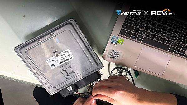 VAITRIX 汽車改裝電腦 動力改裝 2009 BMW335I,CONVERTIBLE,關含氧,減少排氣阻力,提升排氣效率,改裝排氣系統, MASTER,CMD,Alientech,DIMSPORT,AUTOTUNER,MAGIC,BENCH BOOT,OBD II,VAITRIX,麥翠斯,外掛電腦,外掛晶片,儀錶,甲醇噴射,水噴射,內寫,馬力機,改裝,動力升級