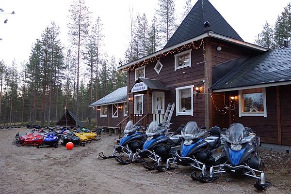 ARCTIC CIRCLE SNOWMOBILE PARK 