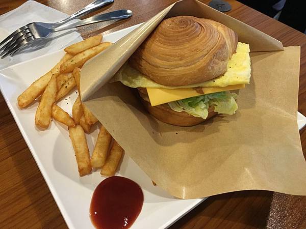 薯餅起士鮮蔬嫩蛋丹麥堡