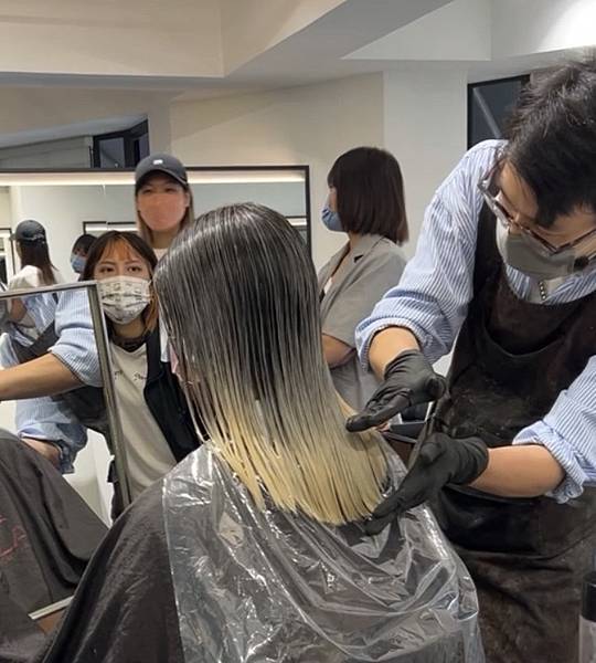 Heyy Hair Salon I 歐美手刷調色染Joe設計