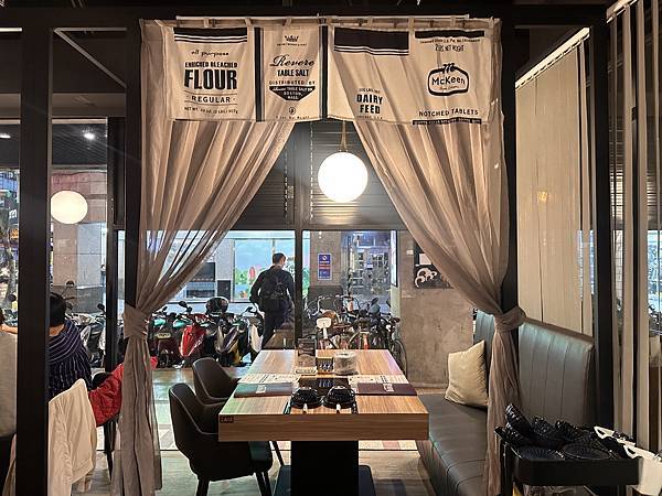 三人聚餐也能超滿足！大魔旗艦店「大魔大滿足鍋物」海陸盛宴推薦