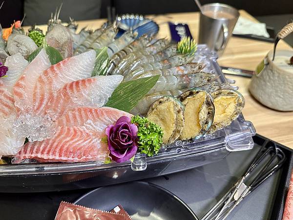 三人聚餐也能超滿足！大魔旗艦店「大魔大滿足鍋物」海陸盛宴推薦