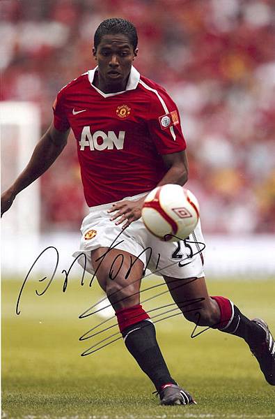 antonio-valencia-autograph-signed-photo-4229-p.jpg