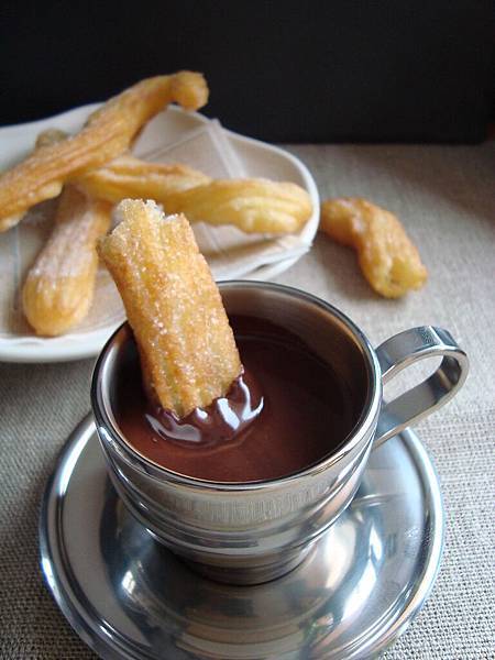 Churros4274491332_9eab73f69f_o-1050x1050.jpg