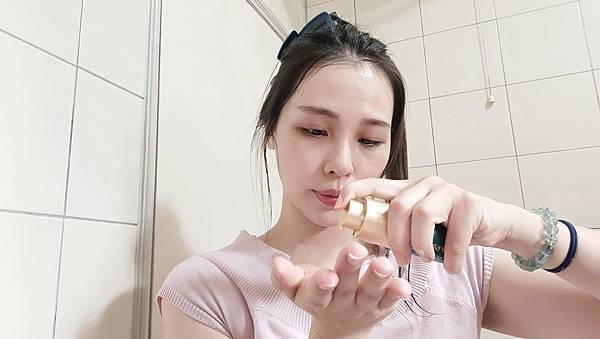 IMG_20230114_163317Vieans 薇恩絲 奇肌賦活眼部精華 試用
