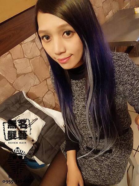 麻豆:Vanessa Hair  設計師: Keven Hair　丟洗襪~ 3D果凍染～藍 彩色貼片接髮～銀灰　1包 現正優惠中喔！ ３Ｄ果凍染～多種流行特殊色～搭出你的