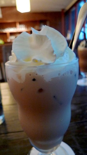 sa的英式奶茶好好喝 第一次看到上面有奶油