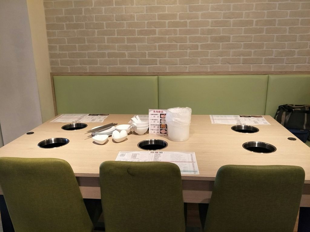 0.jpg 0.jpg