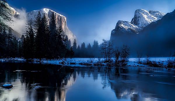 pikwizard-winter-river-mountains-snow-free-photo.jpg