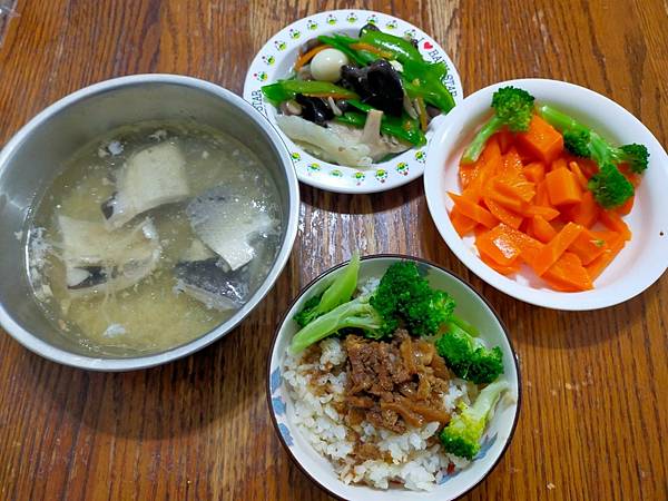 LINE_ALBUM_魯肉飯_221221_8.jpg LINE_ALBUM_魯肉飯_221221_8.jpg
