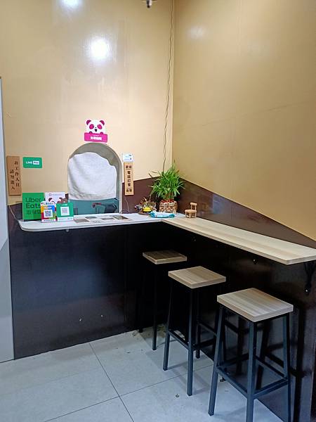 中和景安站美食推<< 嫩妹美式堡>> 厚嫩平的堡