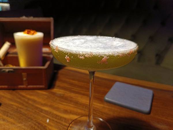 台北美食推-【AQUA Lounge酒吧】-串意美食/