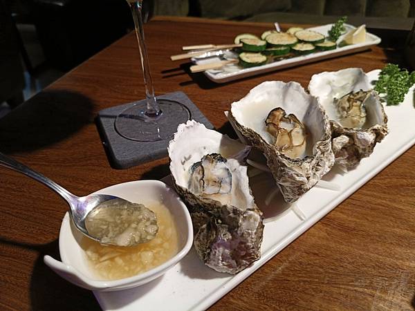 台北美食推-【AQUA Lounge酒吧】-串意美食/