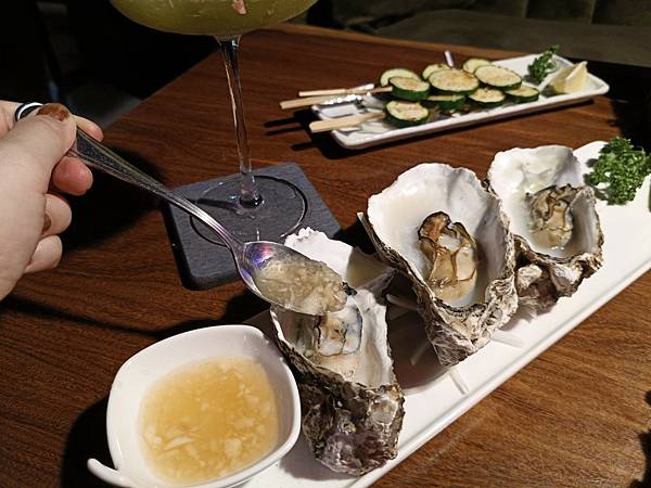 台北美食推-【AQUA Lounge酒吧】-串意美食/