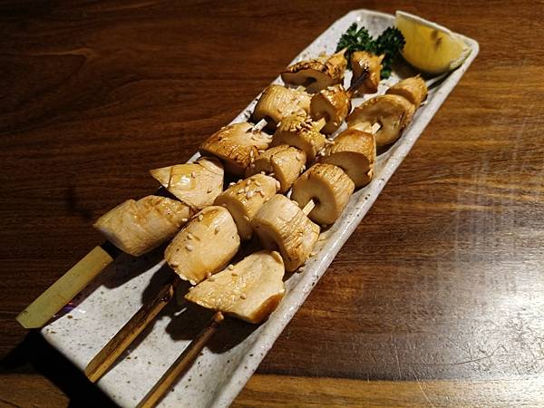 台北美食推-【AQUA Lounge酒吧】-串意美食/