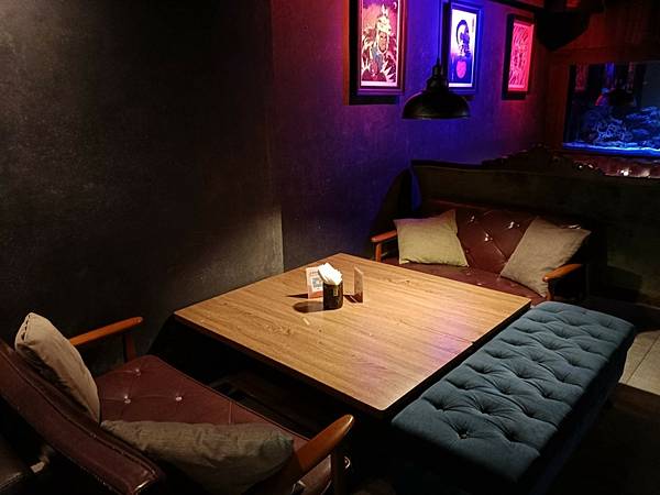 台北美食推-【AQUA Lounge酒吧】-串意美食/