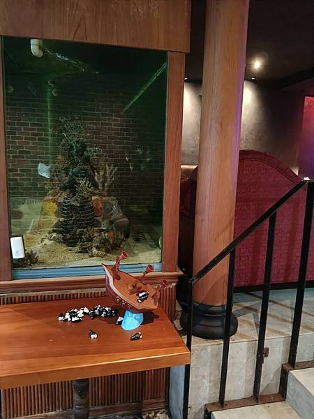 台北美食推-【AQUA Lounge酒吧】-串意美食/