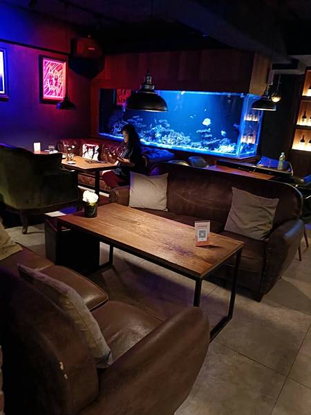 台北美食推-【AQUA Lounge酒吧】-串意美食/