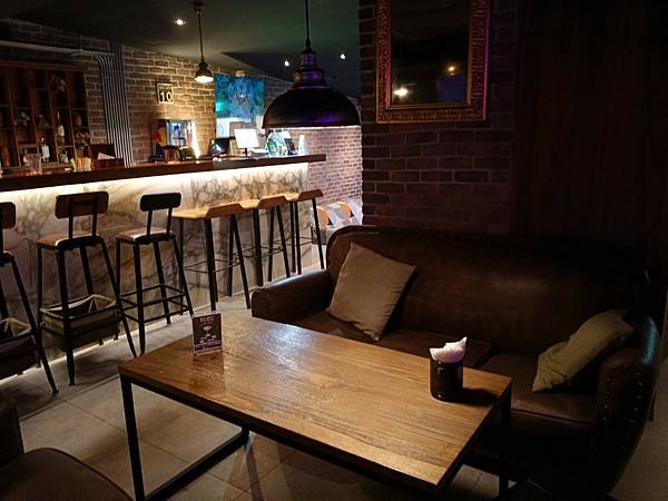 台北美食推-【AQUA Lounge酒吧】-串意美食/