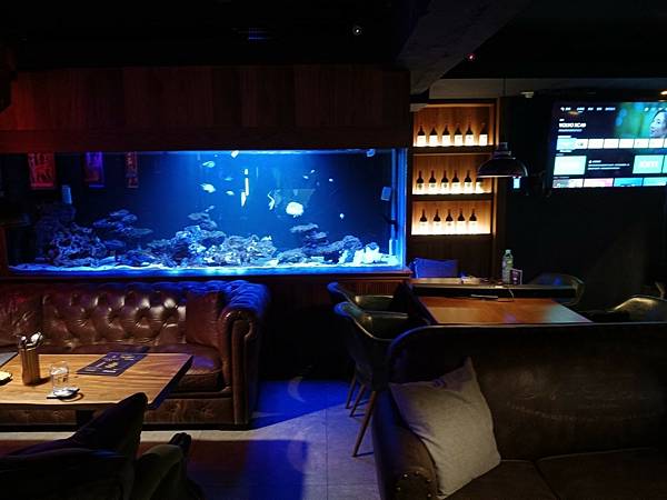 台北美食推-【AQUA Lounge酒吧】-串意美食/