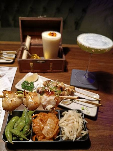 台北美食推-【AQUA Lounge酒吧】-串意美食/