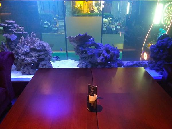 台北美食推-【AQUA Lounge酒吧】-串意美食/