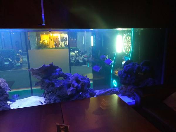 台北美食推-【AQUA Lounge酒吧】-串意美食/