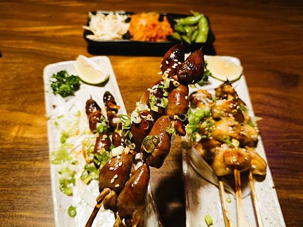 台北美食推-【AQUA Lounge酒吧】-串意美食/