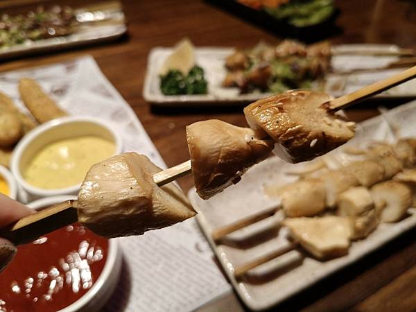 台北美食推-【AQUA Lounge酒吧】-串意美食/