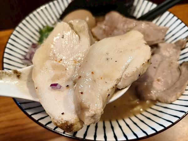 LINE_ALBUM_胡椒胸是蒜味拉_251002_51.jpg