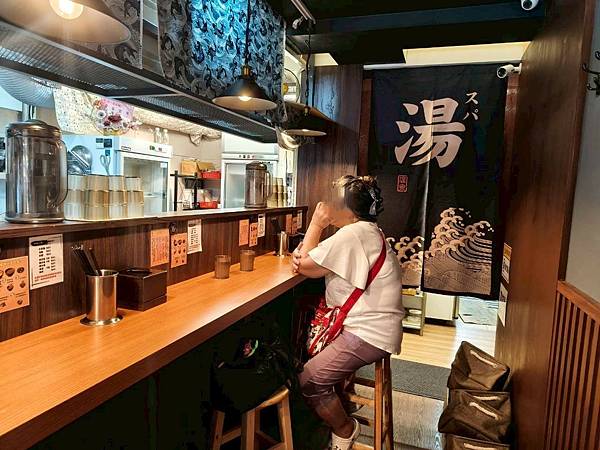 台北湖737商圈美食拉推-捷港站【一筋拉】