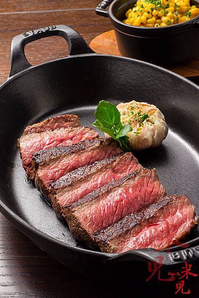 MEATGQ-1250.jpg