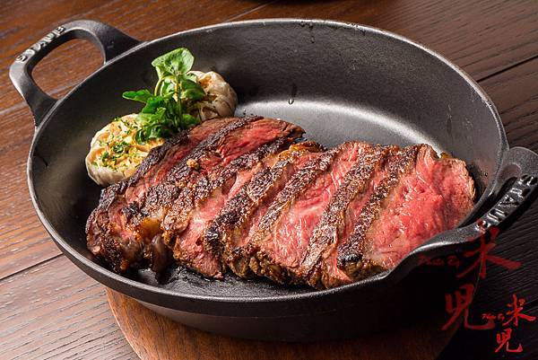 MEATGQ-1251.jpg MEATGQ-1251.jpg