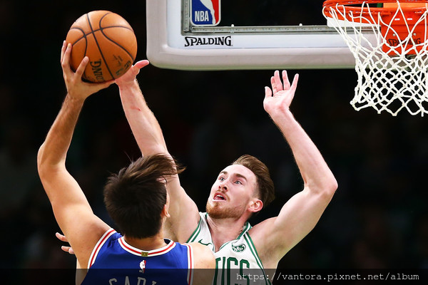 Gordon+Hayward+Philadelphia+76ers+vs+Boston+K72yjxiVLwal.jpg