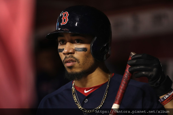 Mookie+Betts+Boston+Red+Sox+v+Arizona+Diamondbacks+OgFPfnt6KNwl.jpg