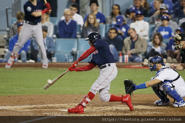 Mookie+Betts+World+Series+Boston+Red+Sox+v+n5EDLTouivfl.jpg