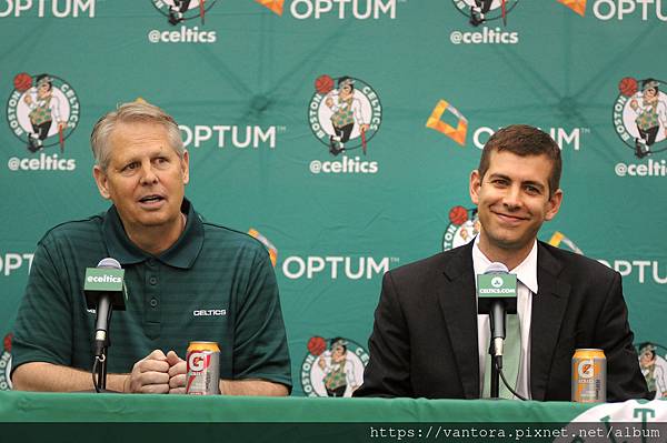 Danny+Ainge+Boston+Celtics+Introduce+Brad+ZTljCe1oKBKx.jpg