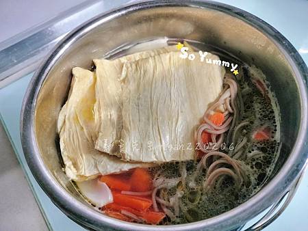 第一次料理味噌😋 味噌蕎麥湯麵🍜