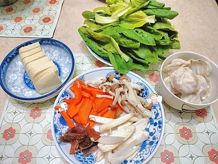 簡單吃餃子，天冷愛湯餃😋