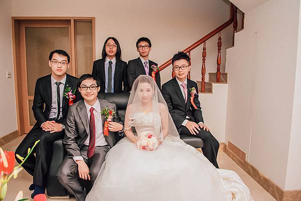 彩妝造型師謝小薇%2F婚禮紀錄%2F平鎮茂園餐廳%2F迎娶結婚新娘蓋頭紗%2F伴娘群精心設計的愛的小遊戲%2F莉莉絲婚紗禮服出租%2F中壢婚攝推薦%2F中壢婚禮紀錄推薦