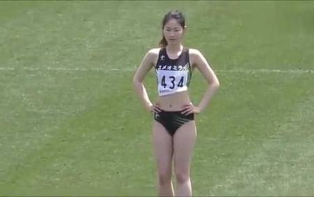 慢鏡頭下看到這位日本跳高選手,裁判心要亂了, 網友:太引人注目.jpg 慢鏡頭下看到這位日本跳高選手,裁判心要亂了, 網友:太引人注目.jpg