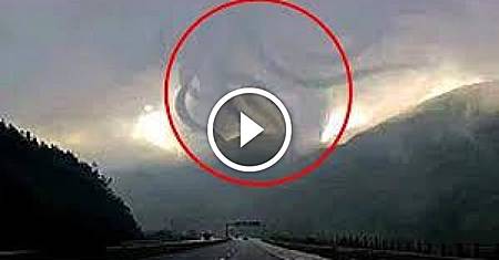被鏡頭拍攝到天空神秘的畫面,這是科學無法解釋的現象!.jpeg 被鏡頭拍攝到天空神秘的畫面,這是科學無法解釋的現象!.jpeg