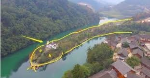 發現一條「長蛇」坡,卻被「神針」釘住,高空看太壯觀了.jpg 發現一條「長蛇」坡,卻被「神針」釘住,高空看太壯觀了.jpg