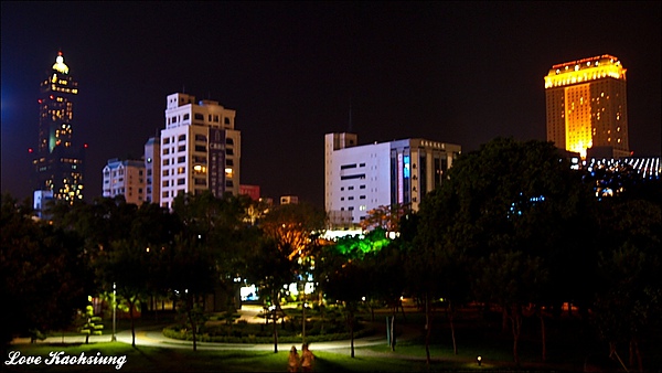 中央公園站的夜景